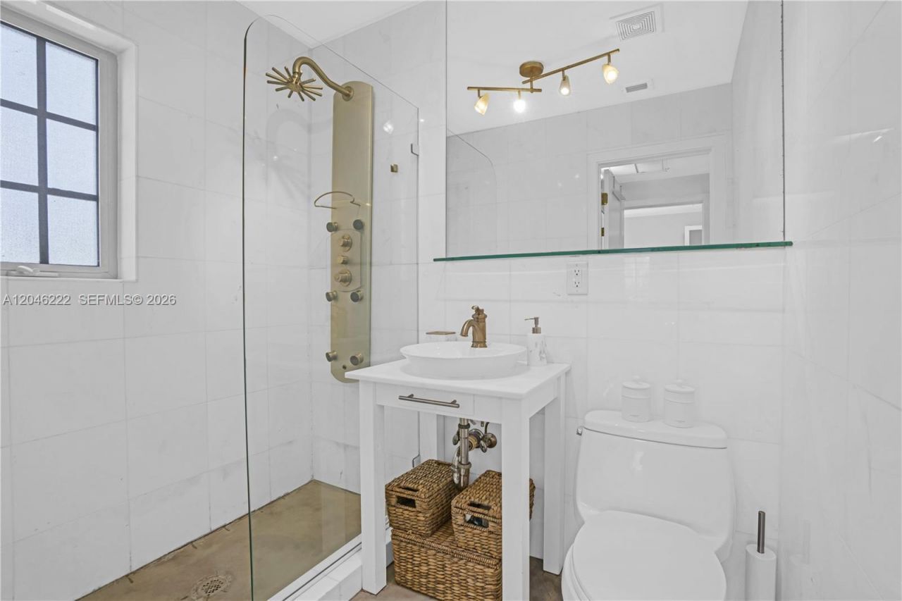 1600 Michigan Ave , Unit 6, Miami Beach, FL 33139 Photo