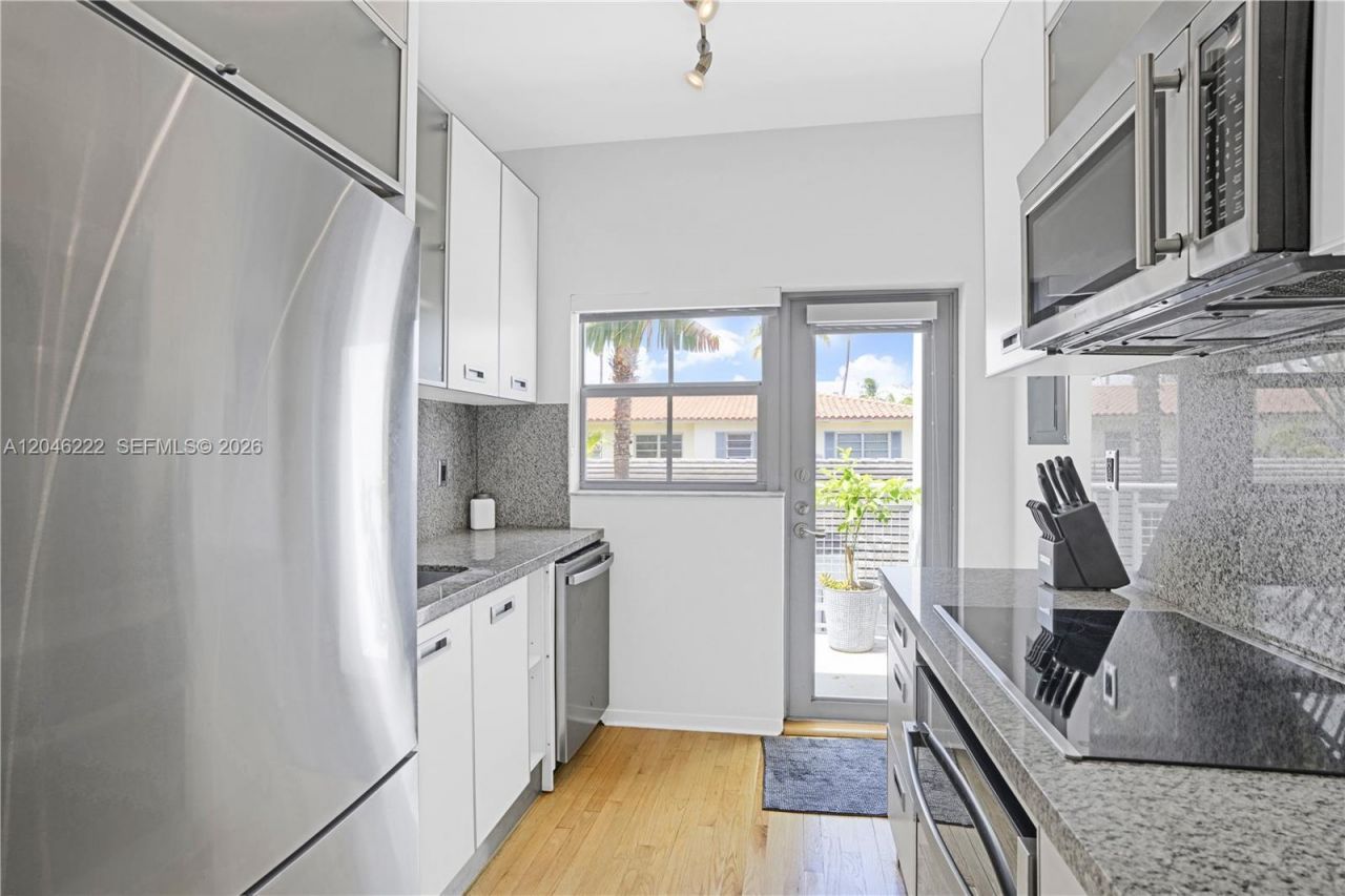 1600 Michigan Ave , Unit 6, Miami Beach, FL 33139 Photo