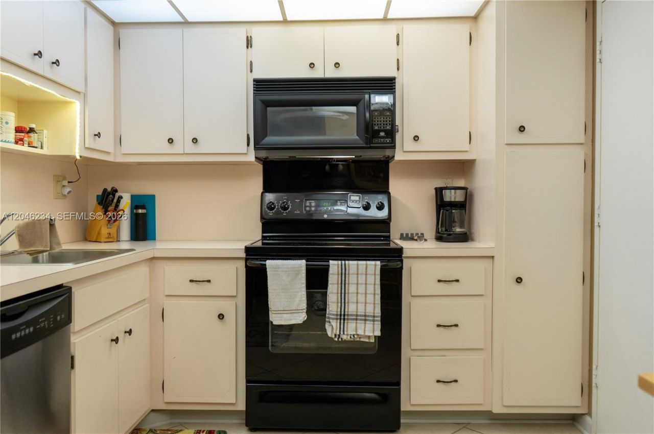 1600 S Ocean Dr, Unit 8I, Hollywood, FL 33019 Photo