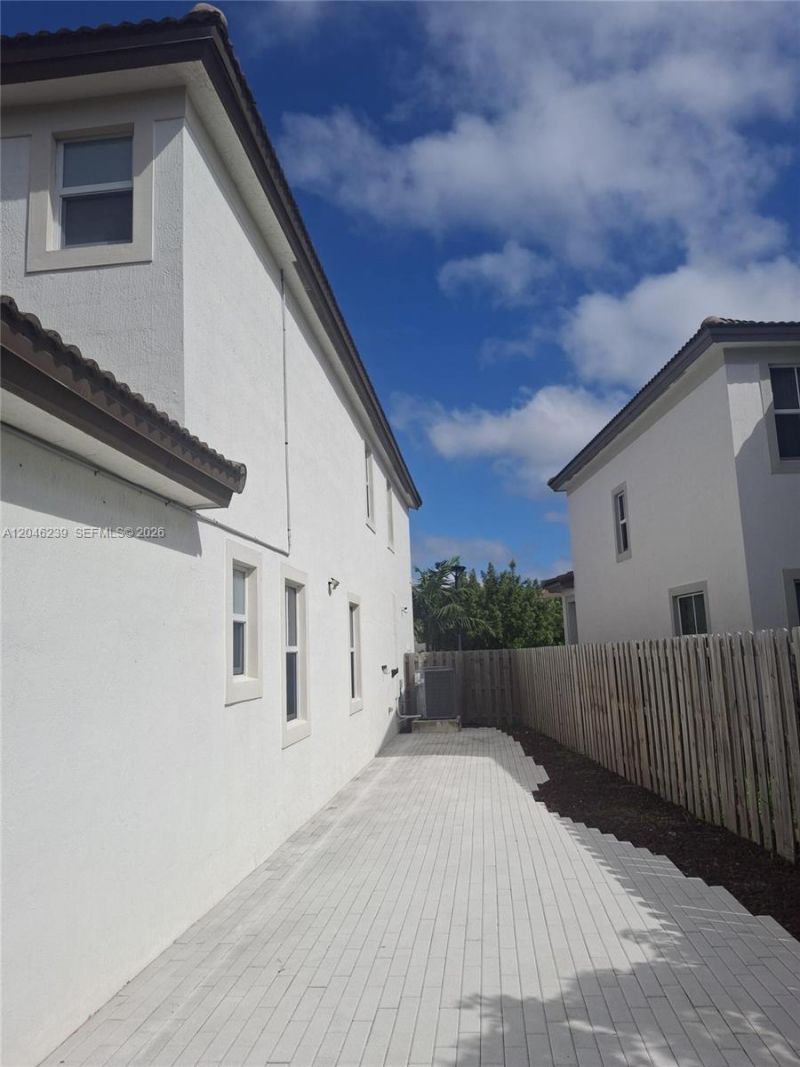 2439 NW 131st Cir, Miami, FL 33167 Photo