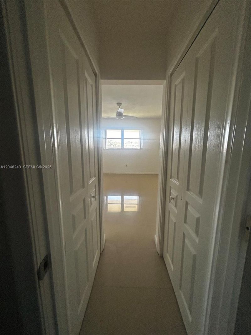 2880 NE 203rd St , Unit B25, Aventura, FL 33180 Photo