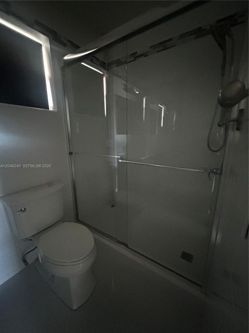 2880 NE 203rd St , Unit B25, Aventura, FL 33180 Photo