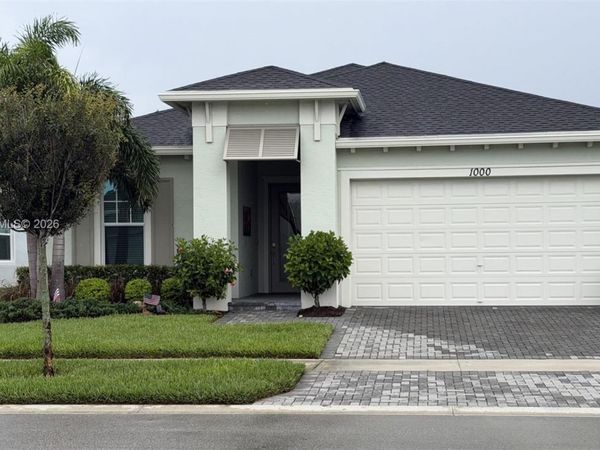 1000 SE Crosswood Way, Port St. Lucie, FL 34984
