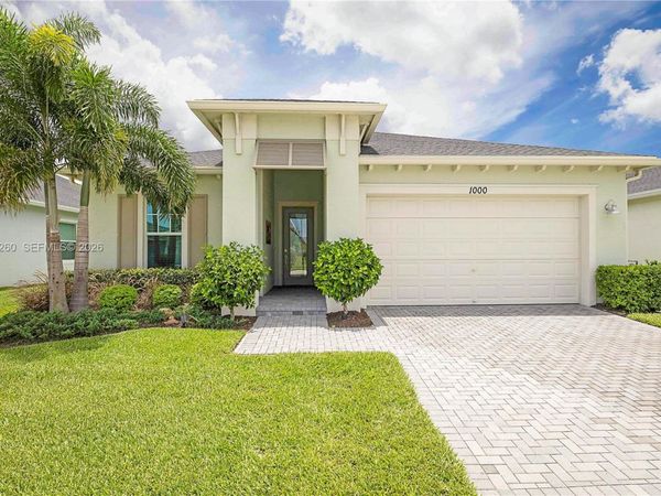 1000 SE Crosswood Way, Port St. Lucie, FL 34984