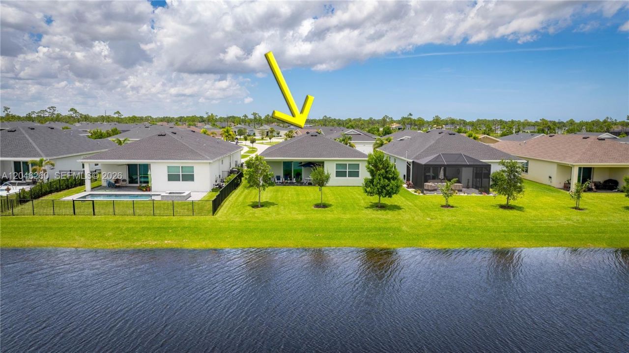 1000 SE Crosswood Way, Port Saint Lucie, FL 34984 Photo
