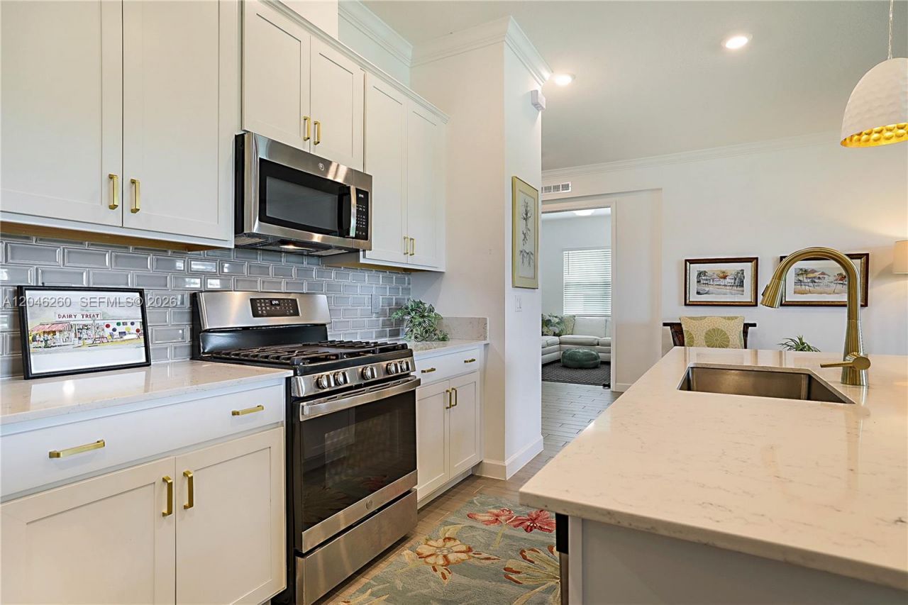 1000 SE Crosswood Way, Port Saint Lucie, FL 34984 Photo
