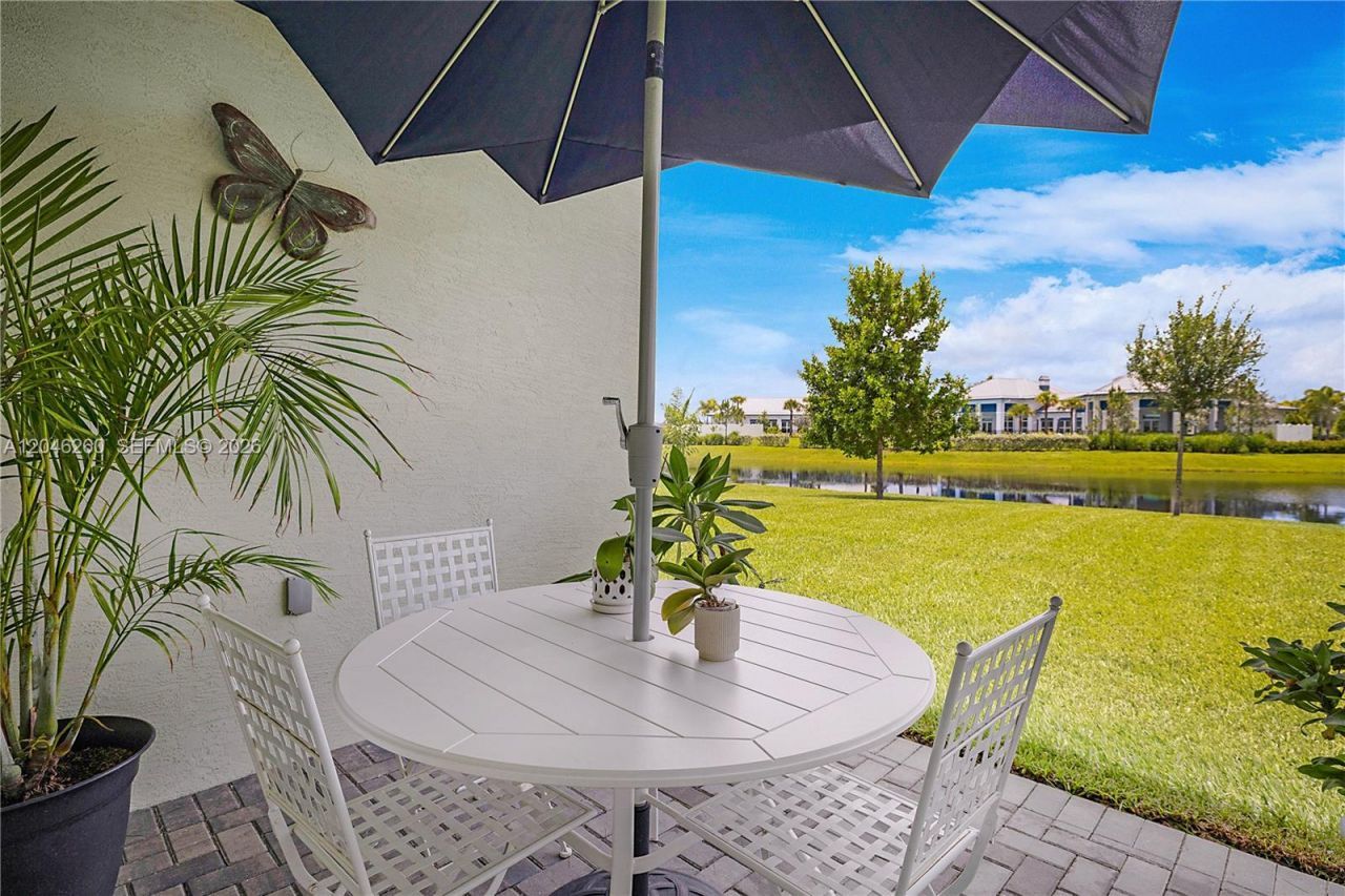 1000 SE Crosswood Way, Port Saint Lucie, FL 34984 Photo