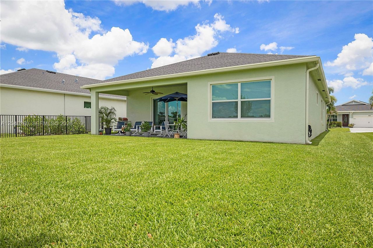 1000 SE Crosswood Way, Port Saint Lucie, FL 34984 Photo