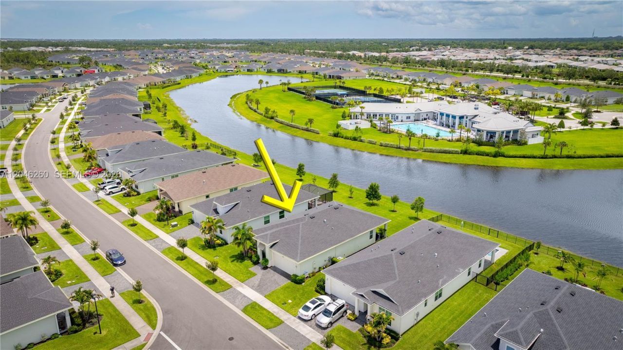1000 SE Crosswood Way, Port Saint Lucie, FL 34984 Photo
