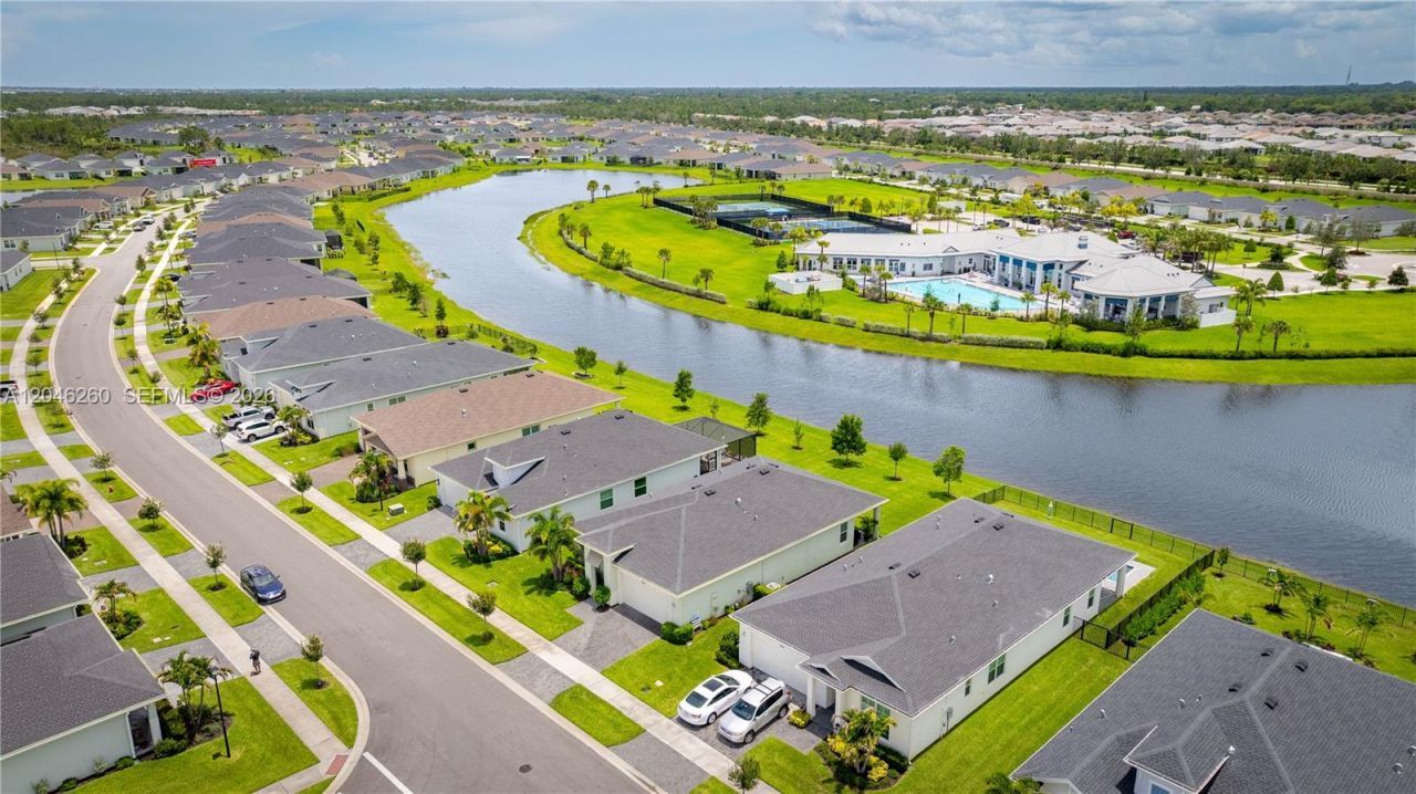 1000 SE Crosswood Way, Port Saint Lucie, FL 34984 Photo