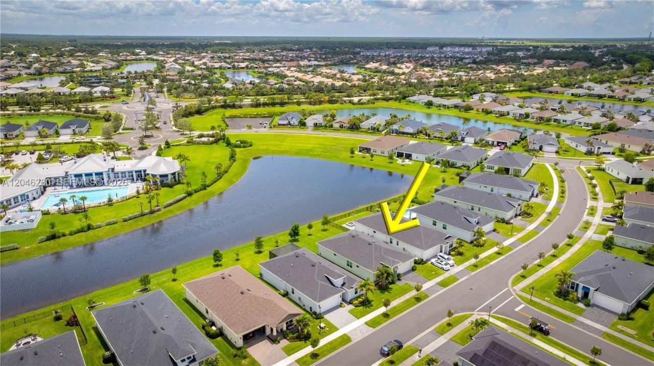 1000 SE Crosswood Way, Port Saint Lucie, FL 34984 Photo