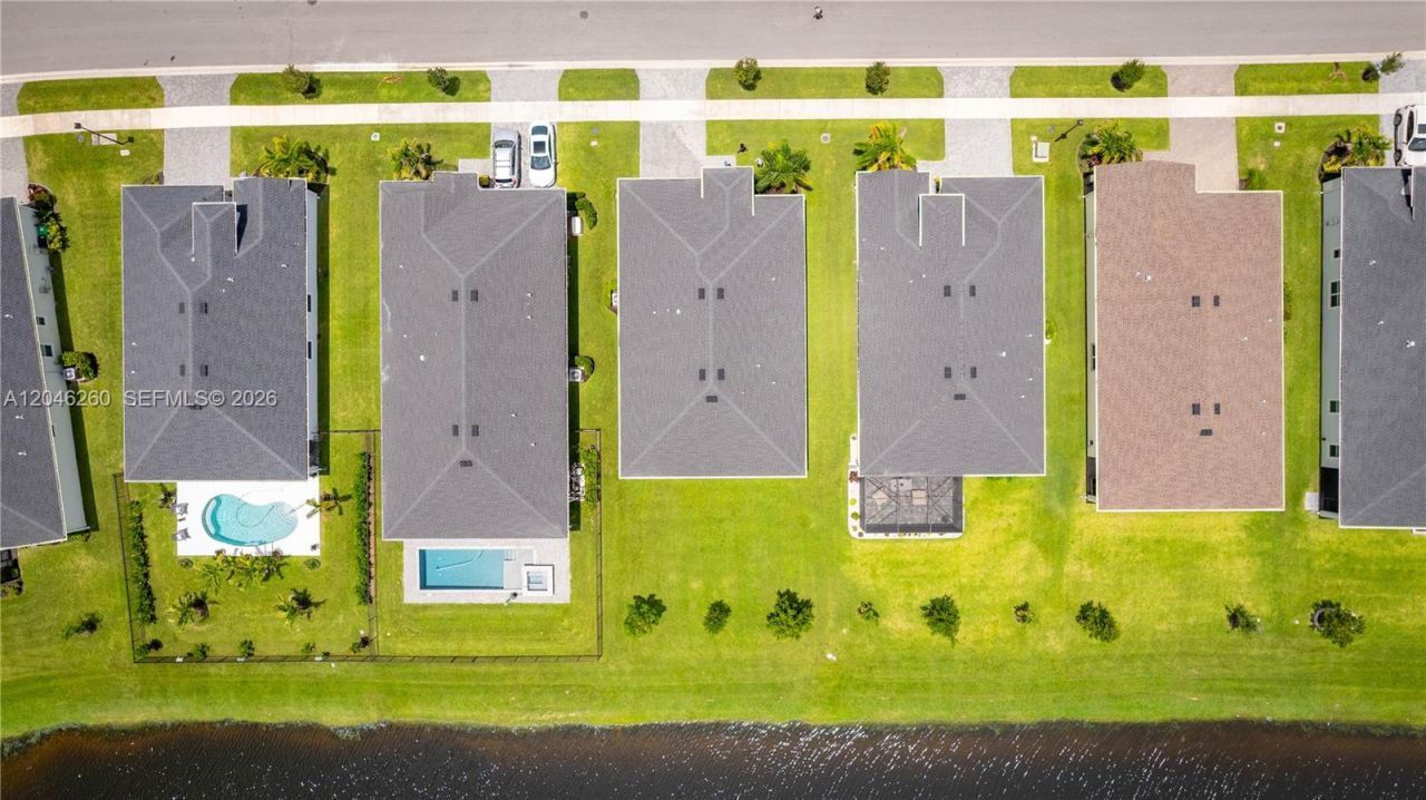 1000 SE Crosswood Way, Port Saint Lucie, FL 34984 Photo
