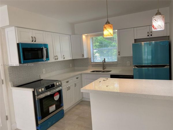 601 SE 5th Ct , Unit 208, Fort Lauderdale, FL 33301