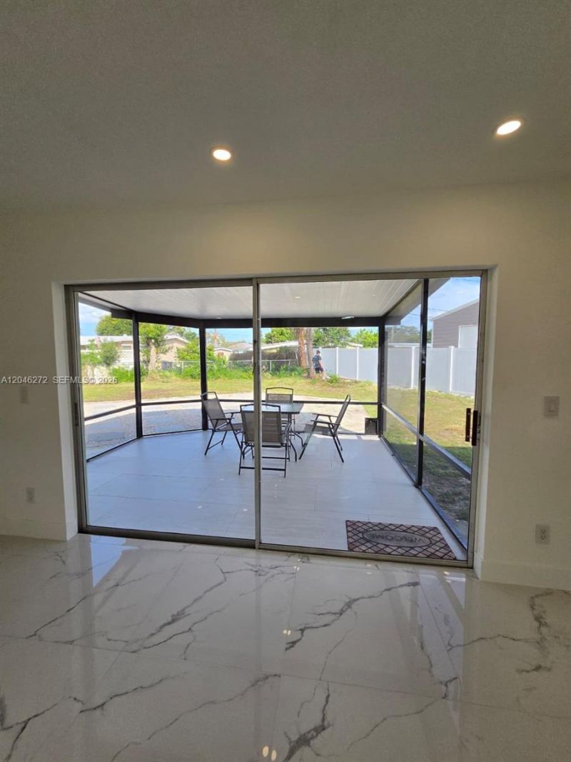305 SE Airoso Blvd , Port Saint Lucie, FL 34983 Photo