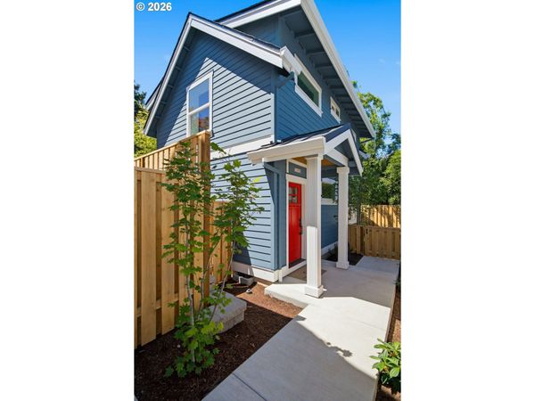 3395 SE 43rd AVE, Unit B, Portland, OR 97202
