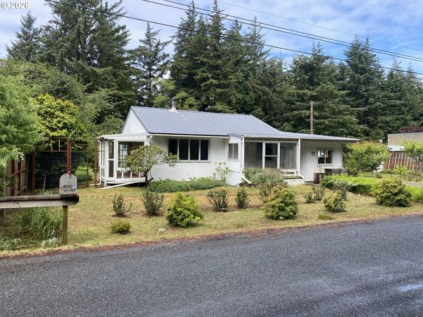 42768 MYRTLE LN, Port Orford, OR 97465