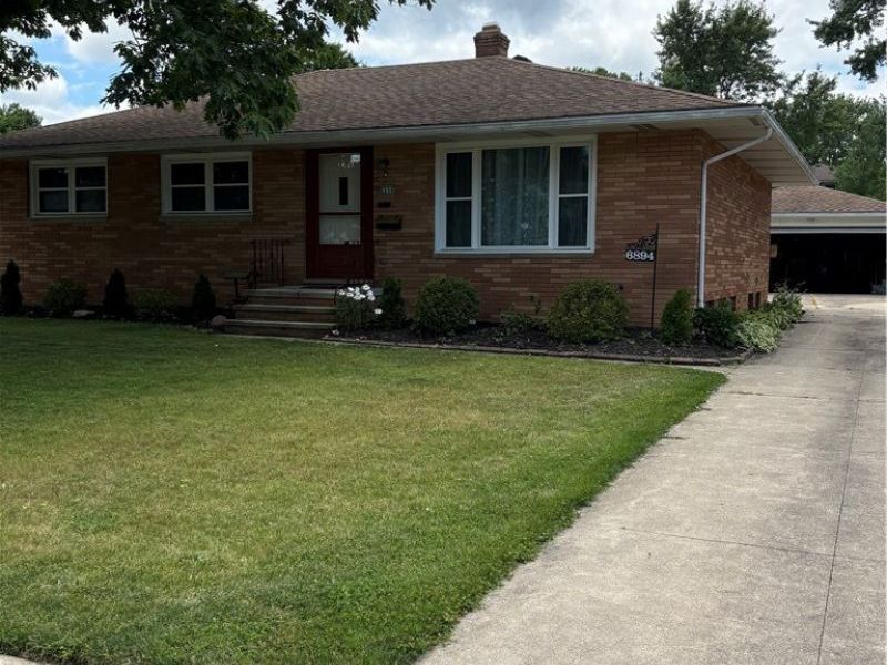 6894 Lalemant Drive, Parma, OH 44129 Photo 1