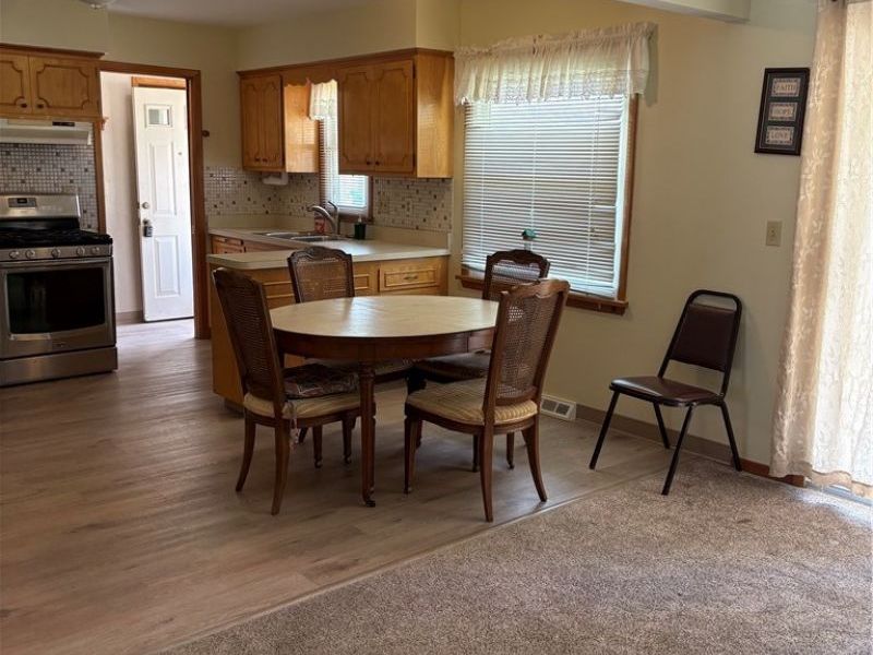 6894 Lalemant Drive, Parma, OH 44129 Photo 3