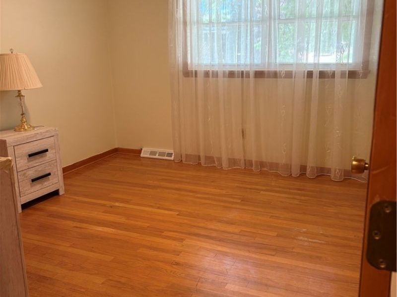 6894 Lalemant Drive, Parma, OH 44129 Photo 4