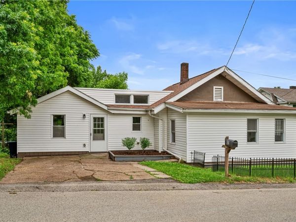 82 E Katherine Ave , Washington, PA 15301