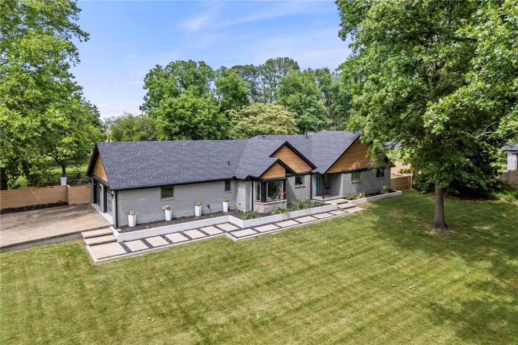 104 Black Oak Avenue, Springdale, AR 72764 Main Photo
