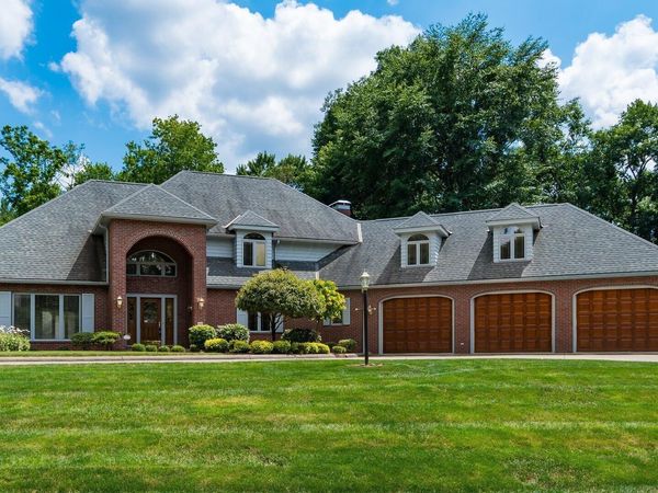 926 Southeast Court , Zanesville, OH 43701