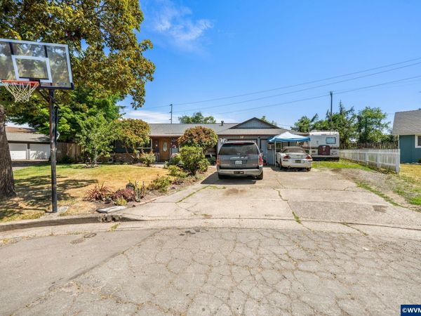 3827 Pine St SE, Albany, OR 97322