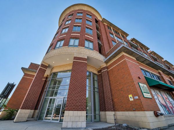 Unit 211, Chicago, IL 60646