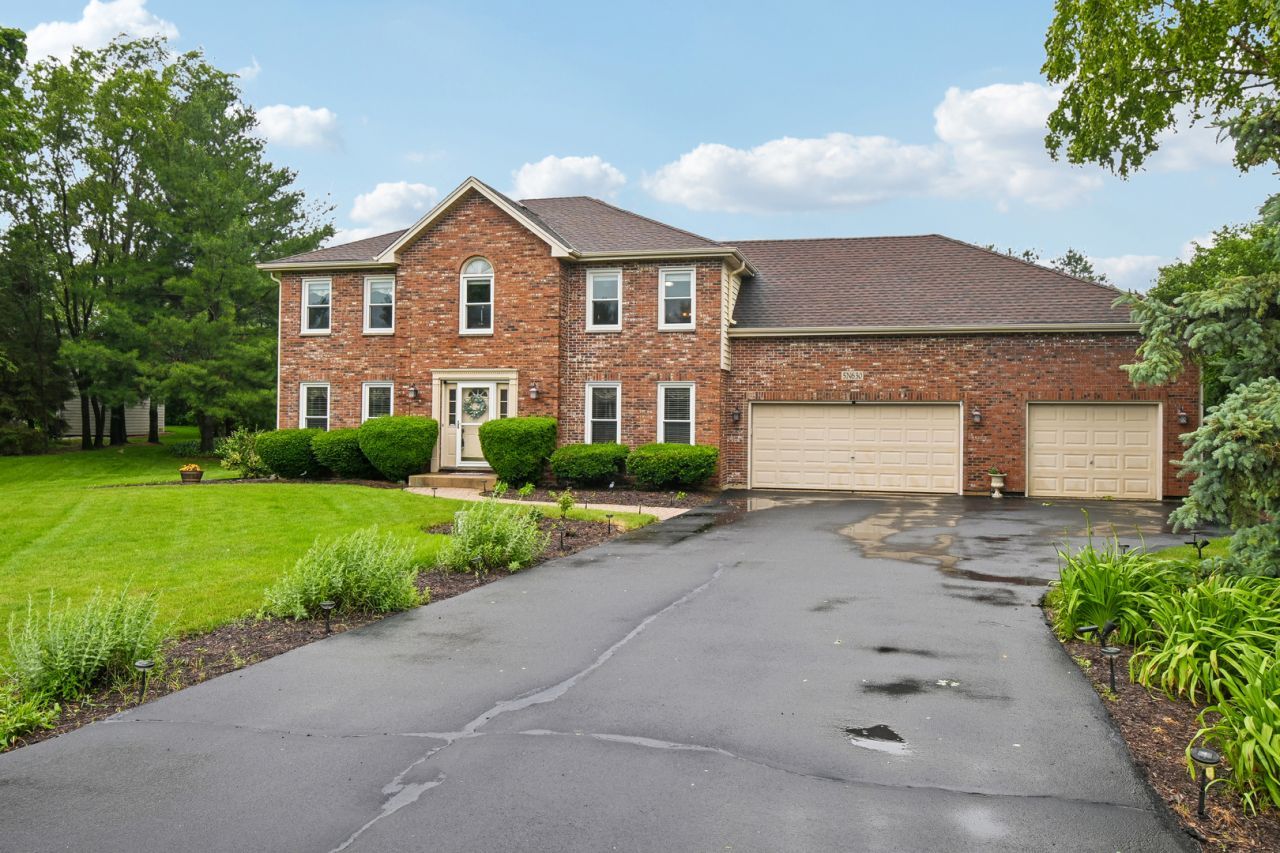 5n630 Leslie Court, Saint Charles, IL 60175 Main Photo