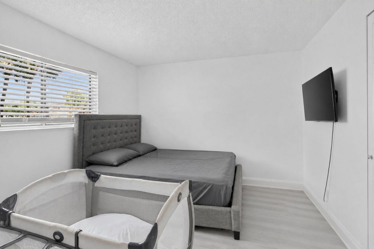 300 Palm Circle W, Unit 106, Pembroke Pines, FL 33025 Photo
