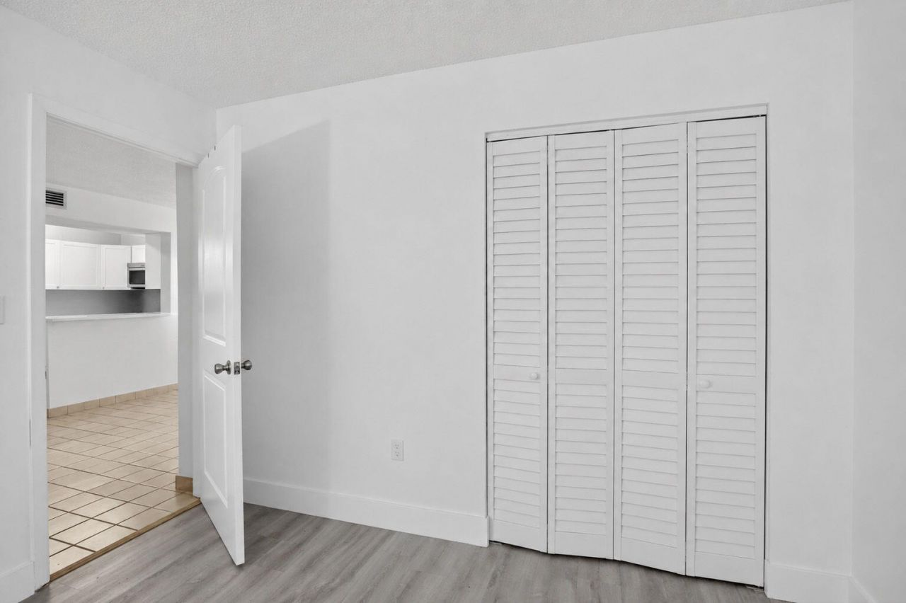 300 Palm Circle W, Unit 106, Pembroke Pines, FL 33025 Photo