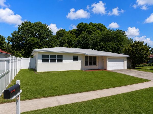 557 W Dayton Circle, Fort Lauderdale, FL 33312