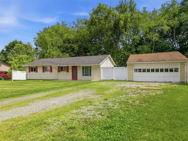 225 Sandalwood Dr , Cranberry Twp, PA 16066