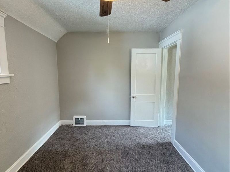 13302 Durkee Avenue, Cleveland, OH 44105 Photo 5
