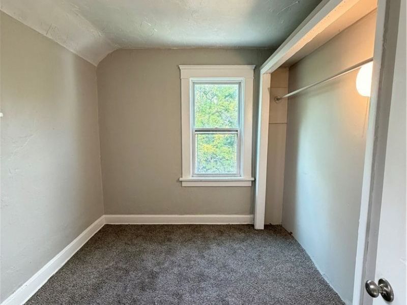 13302 Durkee Avenue, Cleveland, OH 44105 Photo 9