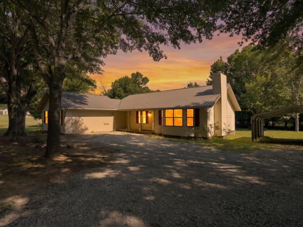 25 Cottonwood Lane, Batesville, AR 72501