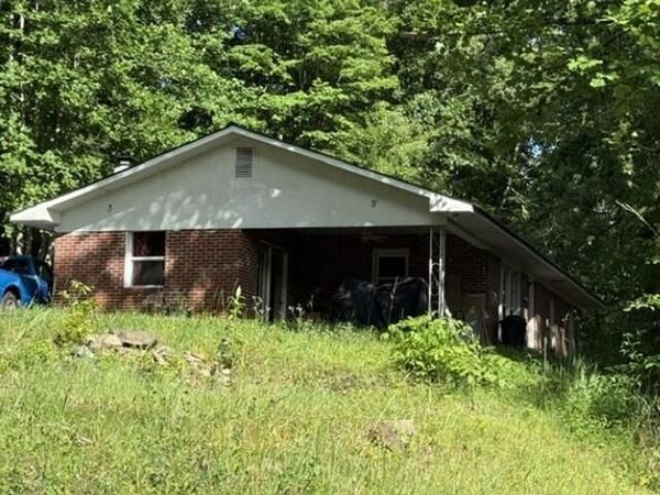 260 Collins Street, Sneedville, TN 37869