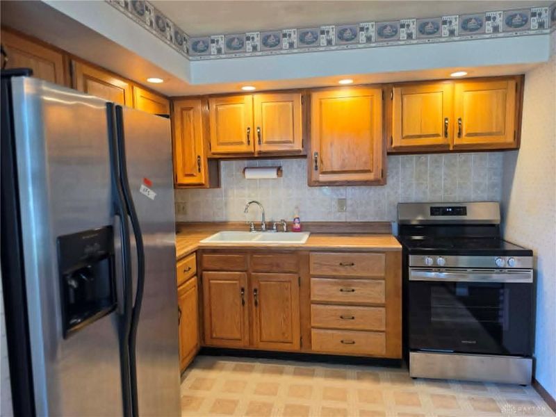 519 Sheets Street, Englewood, OH 45322 Photo 6