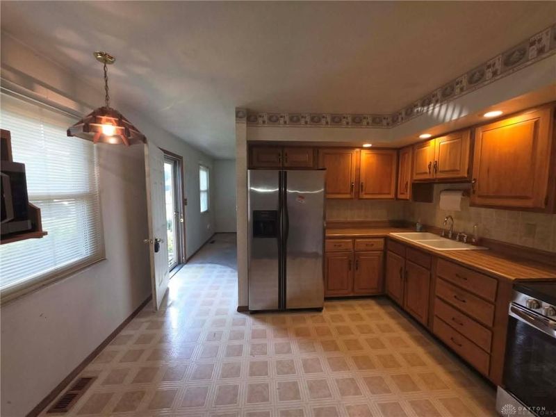 519 Sheets Street, Englewood, OH 45322 Photo 7