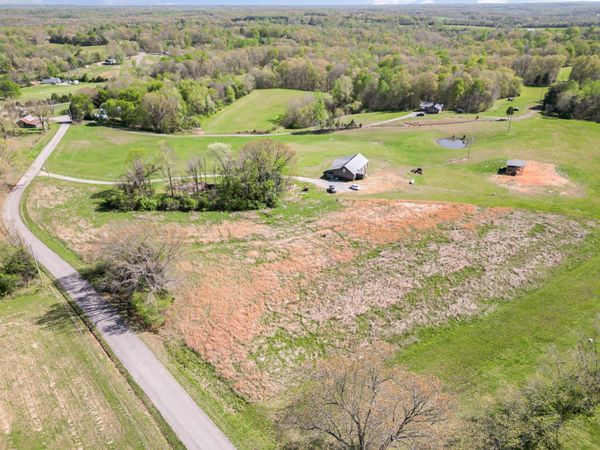 3 Batson Mill , Charlotte, TN 37036