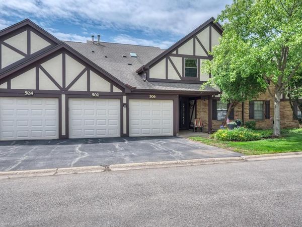 504 Elizabeth Drive , Unit 18-B-L, Wood Dale, IL 60191