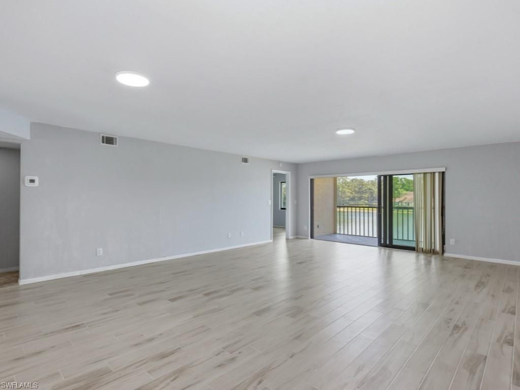 5784 Deauville Cir, Unit B204, Naples, FL 34112 Photo