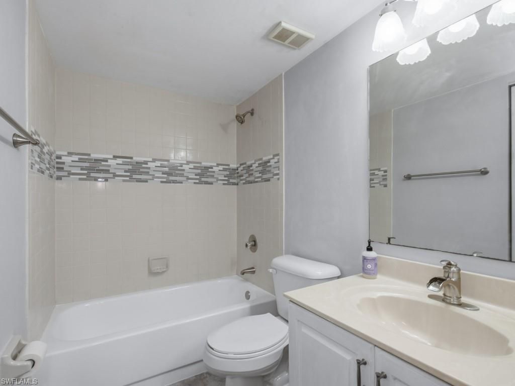 5784 Deauville Cir, Unit B204, Naples, FL 34112 Photo