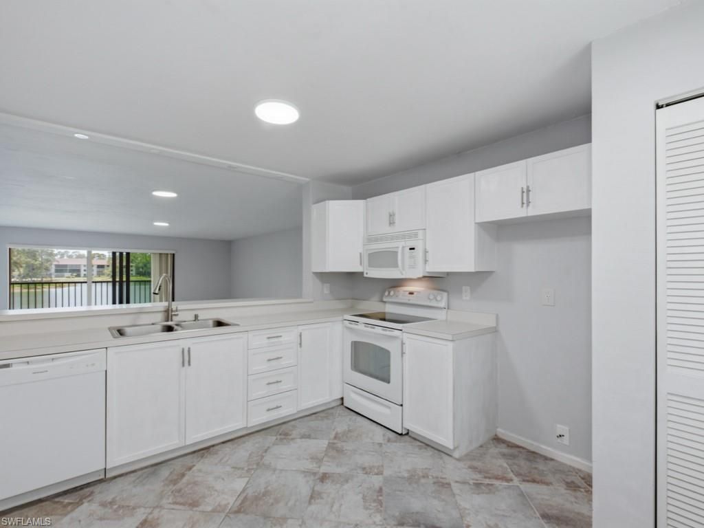 5784 Deauville Cir, Unit B204, Naples, FL 34112 Photo