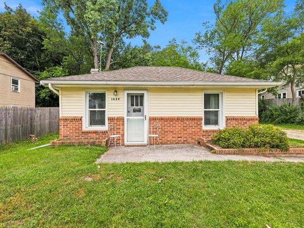 1629 Bristol Avenue NW, Grand Rapids, MI 49504
