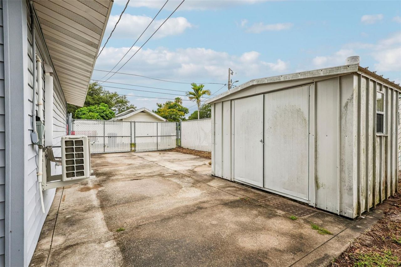 1120 56th Avenue N, Saint Petersburg, FL 33703 Photo