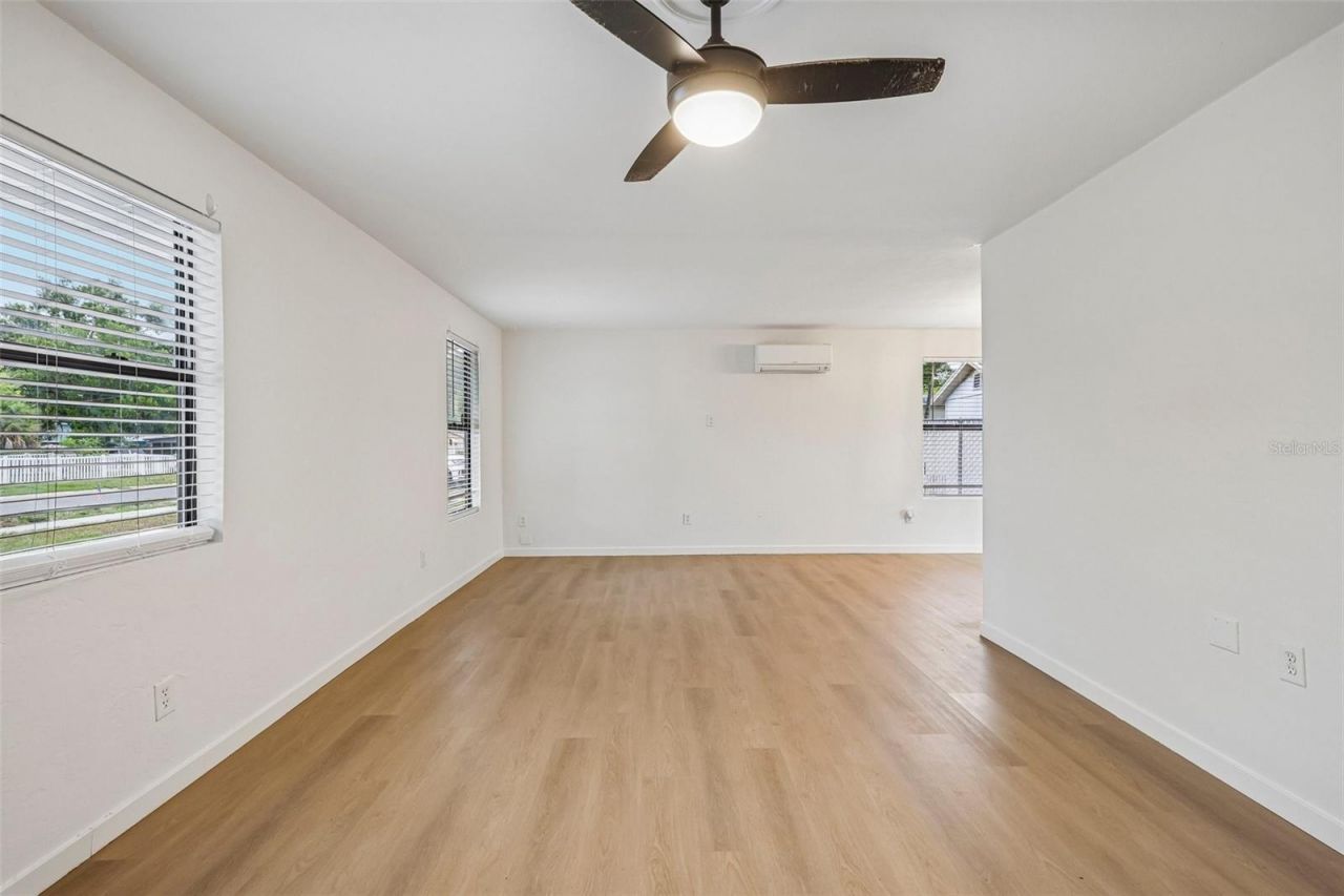 1120 56th Avenue N, Saint Petersburg, FL 33703 Photo