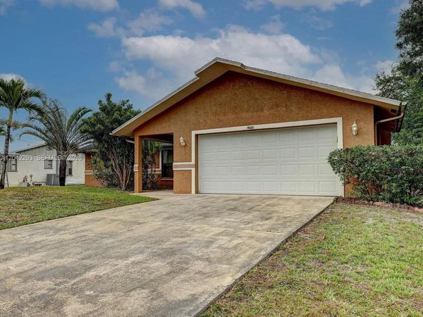 1925 SE Floresta Dr , Port St. Lucie, FL 34983