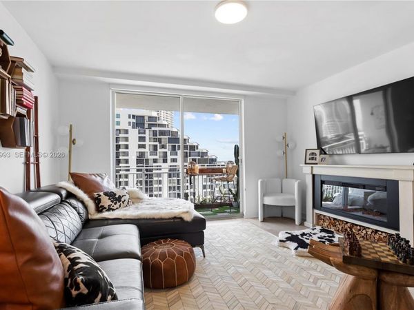 770 Claughton Island Dr , Unit 1705, Miami, FL 33131