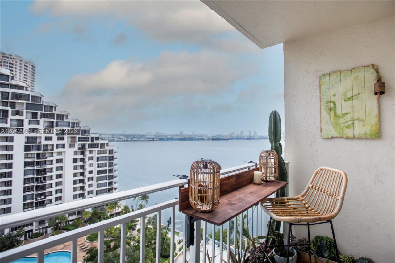 770 Claughton Island Dr , Unit 1705, Miami, FL 33131 Photo